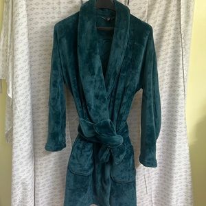NWOT!  Victoria’s Secret cozy green super soft robe size xs/s
